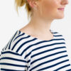 Marinière_manches_longues_vêtement_femme_blanc_marine_guer_breizhocean_face_photo_femme_col