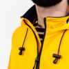 sarzeau ciré homme imperméable couleur jaune. Ciré breton homme avec doublure rayée. Vue de haut