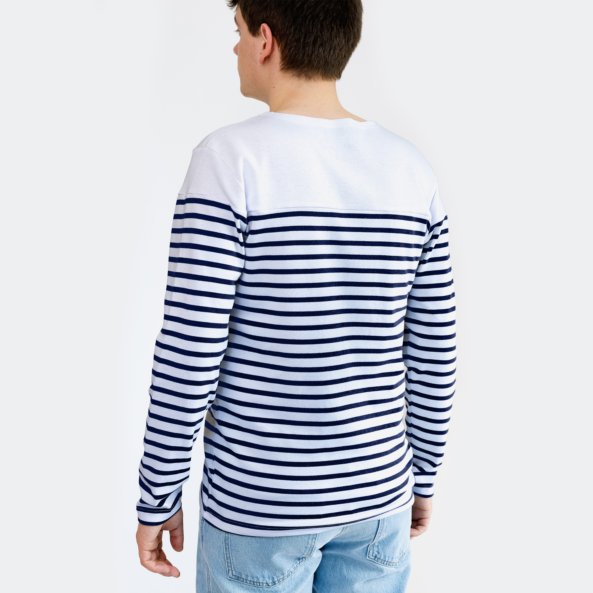 Marinière homme, blanc marine, Breizh Océan, Lanester. manches longues, tee shirt à rayures placées, vue de dos.