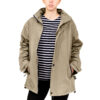 Parka imperméable femme, Sable, coutures étanches, Breizh Océan, Auray, vue de face Parka imperméable femme, Sable, Breizh Océan, Auray. Capuche amovible, coutûres thermosoudées, poches zippées, grandes poches, intérieures, extérieures, Vue de face.
